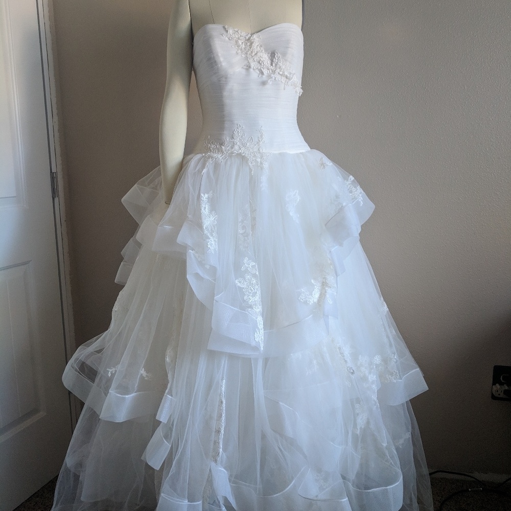 Vera Wang Designer Wedding Dress